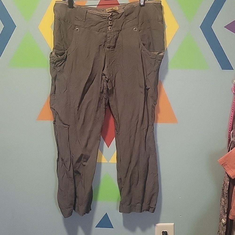 Gee Gee Sport Women's Green Cargo Style Pants Size 12